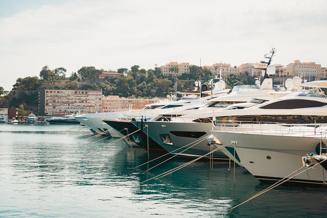 Azimut 80